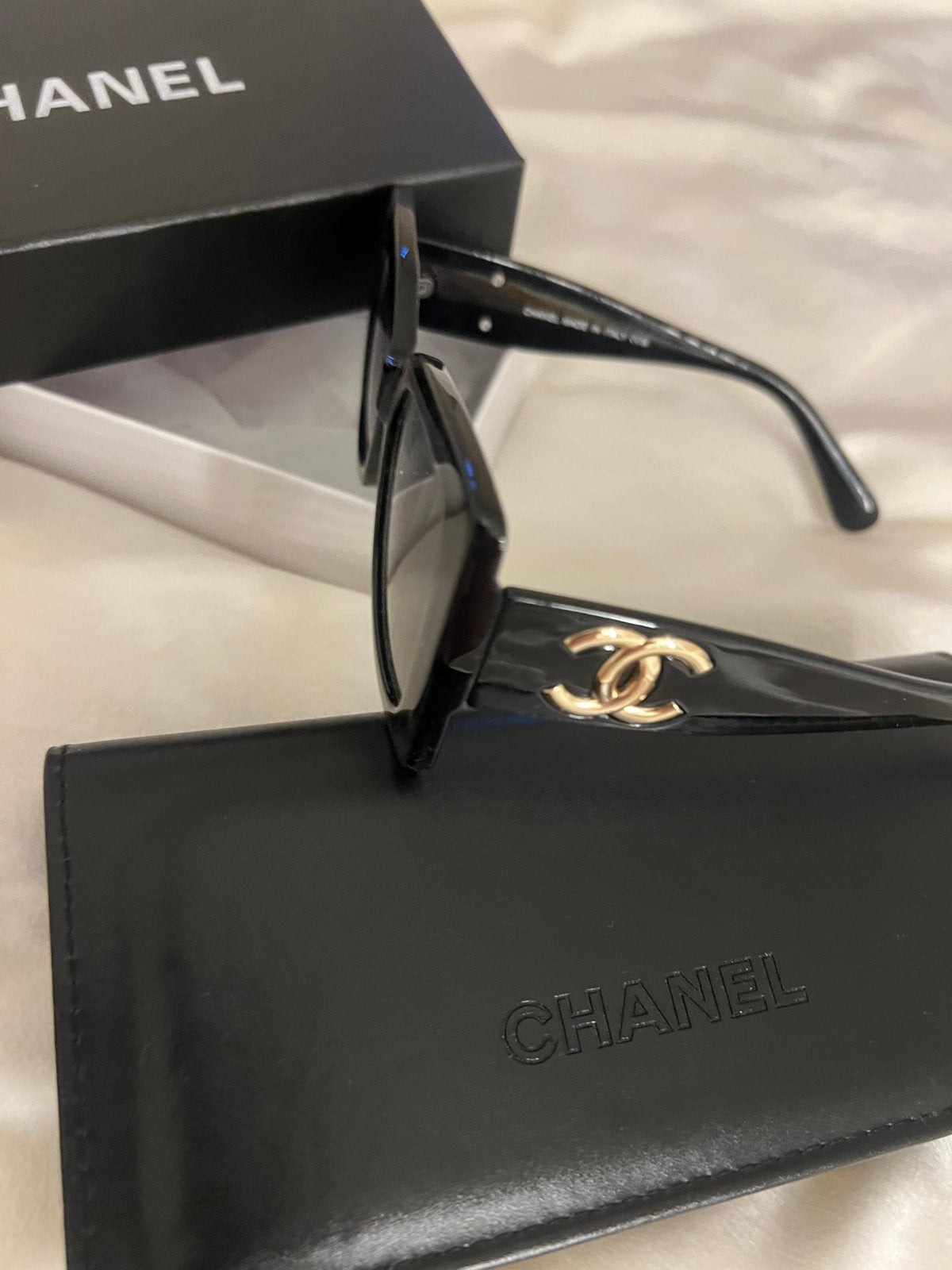 Zonnebril Chanel, Ophalen of Verzenden, Nieuw, Zwart, Overige merken