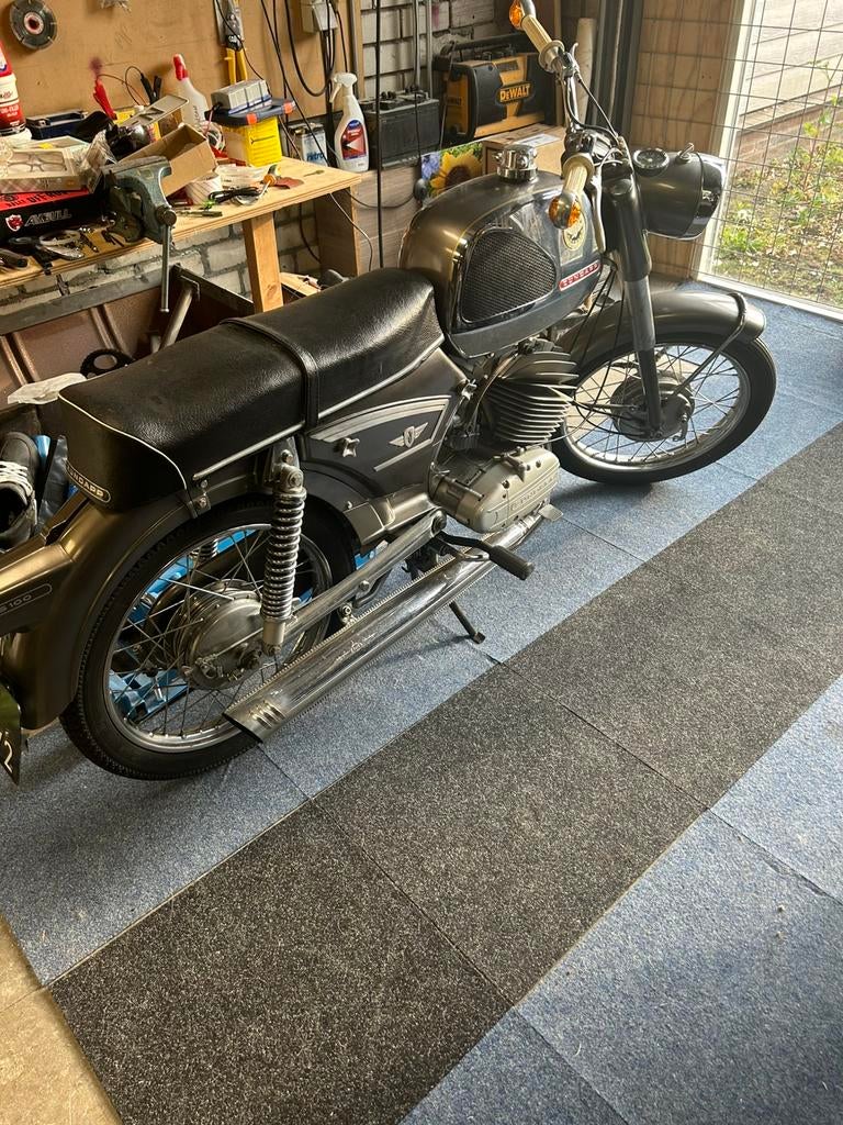 518 ks 100, Ophalen of Verzenden, Zo goed als nieuw