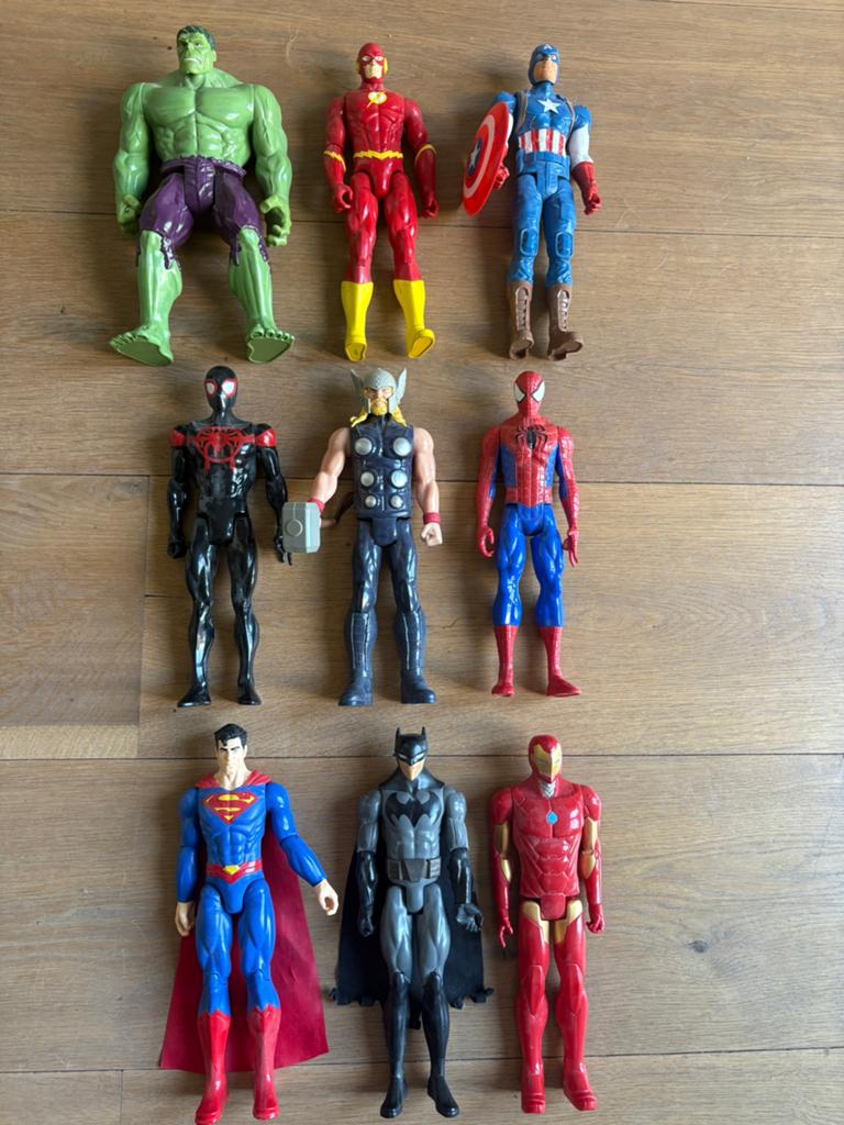Adventures Poppen Set ( 9 Stuks )., Ophalen, Zo goed als nieuw
