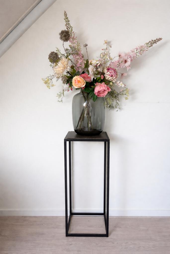 Zuil met kunstbloemen en vaas, Ophalen, Gebruikt, Meerkleurig, Metaal