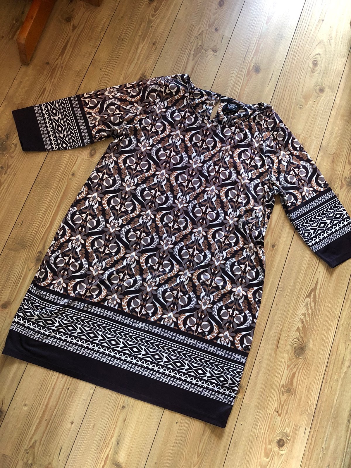 Prachtige jurk Paars bruin wit Maat 46 Ladies+size, Kleding | Dames, Overige kleuren, Maat 46/48 (XL) of groter, Ophalen of Verzenden