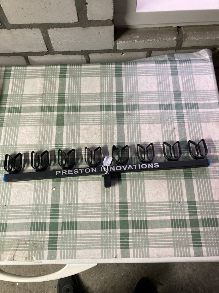 Te Koop PRESTON GRIPPER ROOST voor 8 hengels, Ophalen, Nieuw, Overige typen