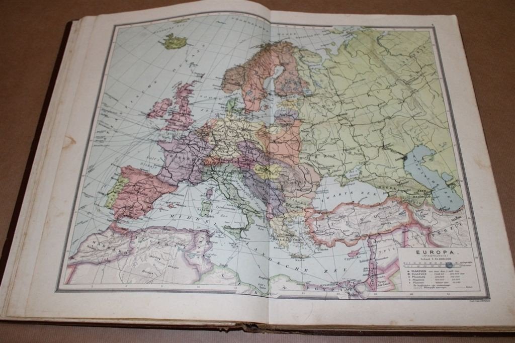 Schoolatlas der Geheele Aarde - Bos-Niemeyer 1932, Gelezen, Ophalen of Verzenden, Landkaart, 1800 tot 2000