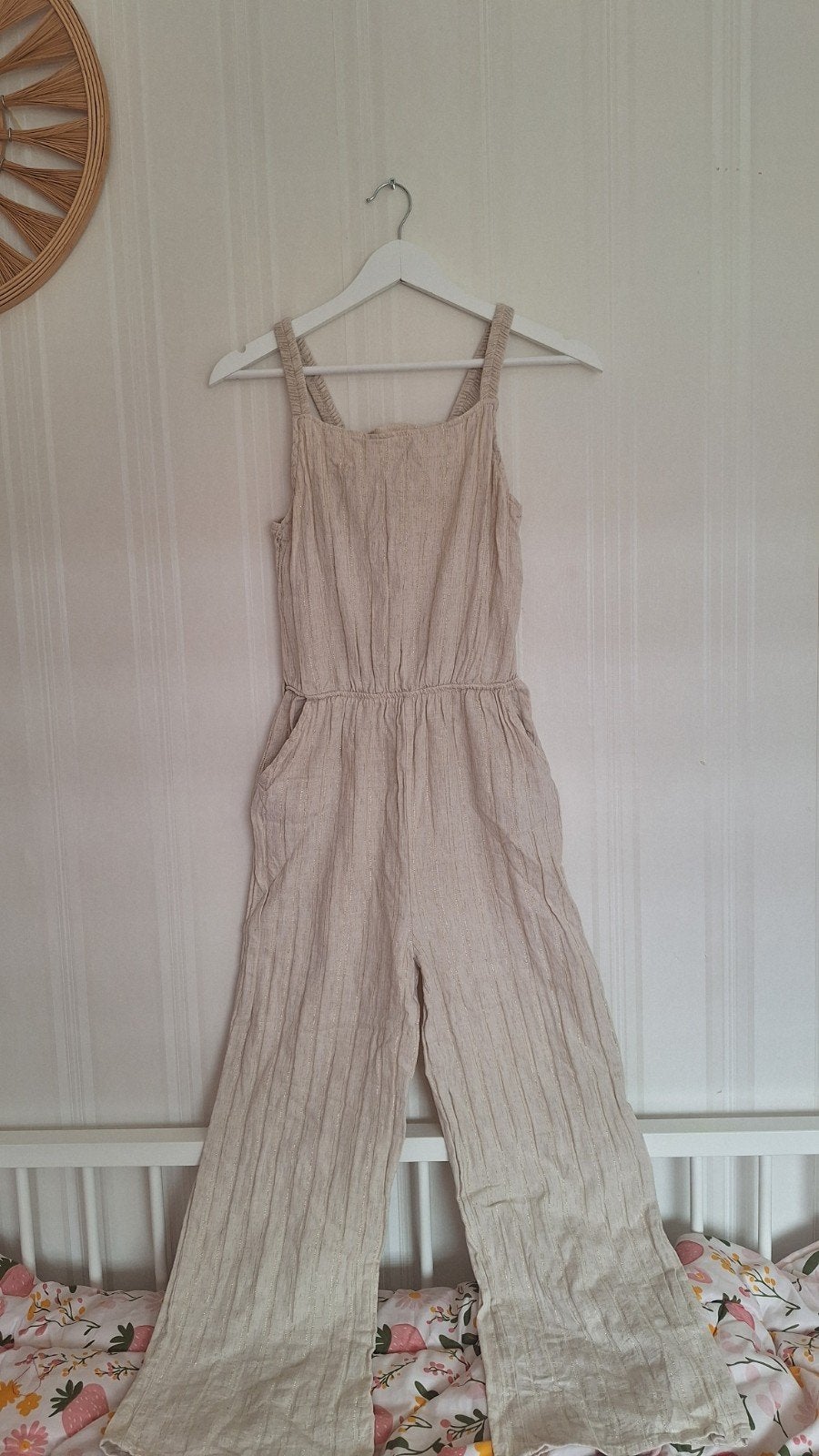 Lichtbeige jumpsuit met wijde pijpen, Kleding | Dames, Jumpsuits, Zo goed als nieuw, Maat 38/40 (M), Beige, Ophalen