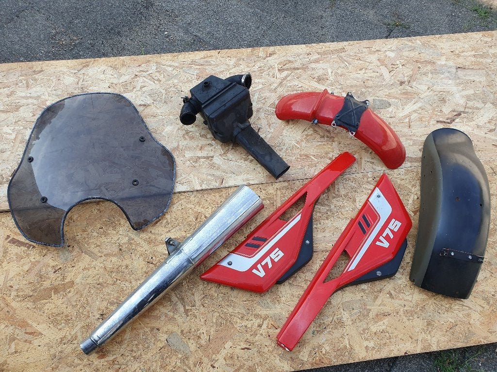 VEEL Moto Guzzi onderdelen moet weg alles in 1 koop, Ophalen of Verzenden, Gebruikt