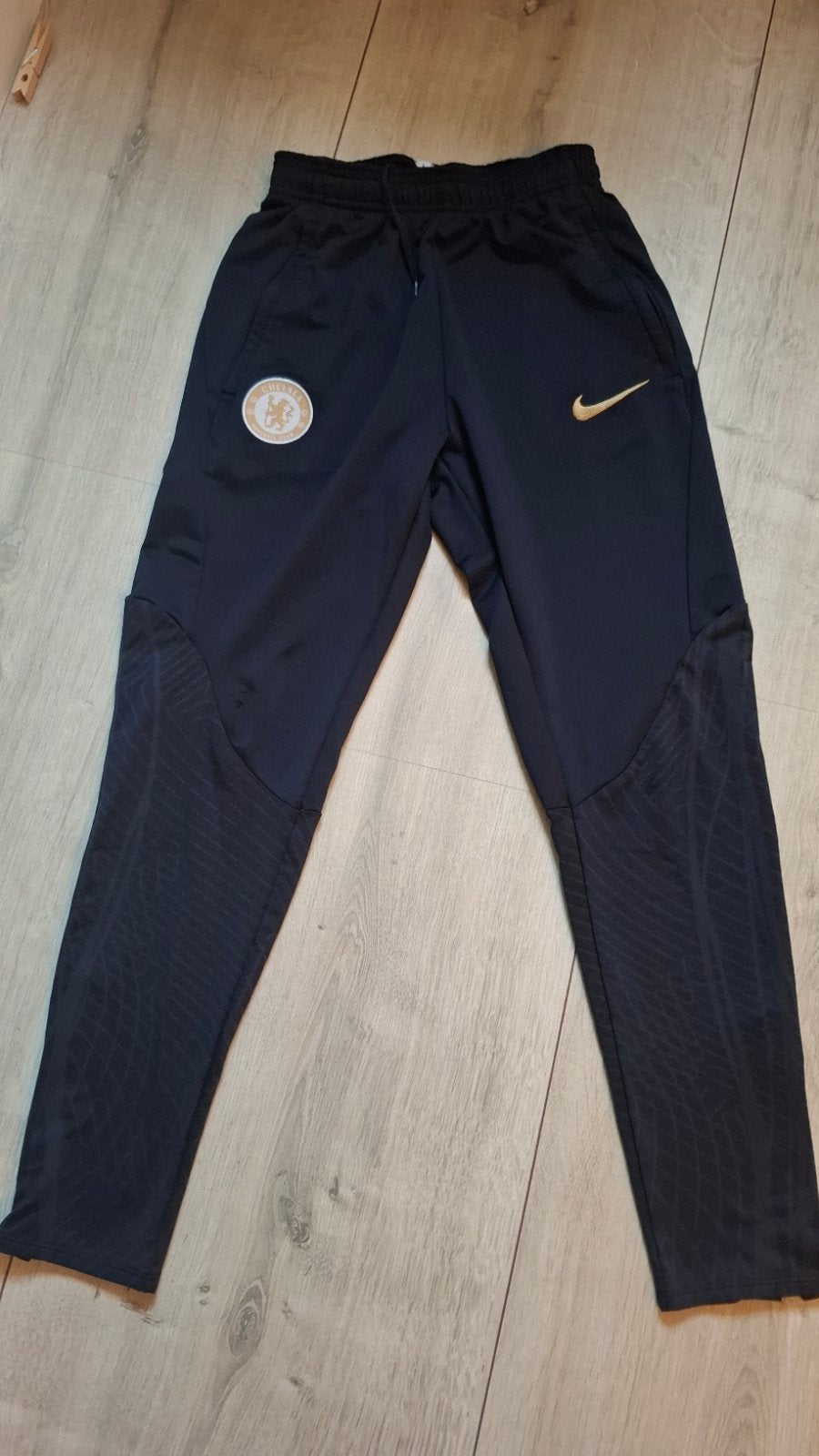 Nike Chelsea Trainingsbroek Zwart maat 152, Gebruikt, Jongen of Meisje, Sport- of Zwemkleding, Ophalen of Verzenden
