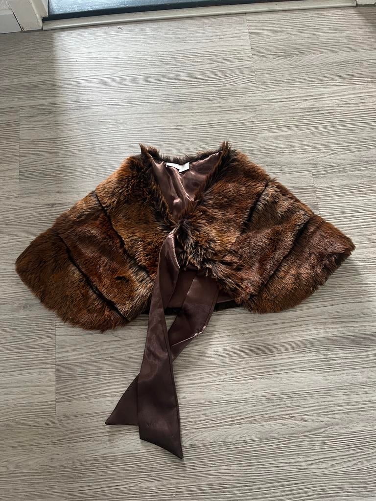 Bruin Nep bont stola met striklint vast te maken one size ., Maat 42/44 (L), Ophalen of Verzenden, Zo goed als nieuw, Kleding