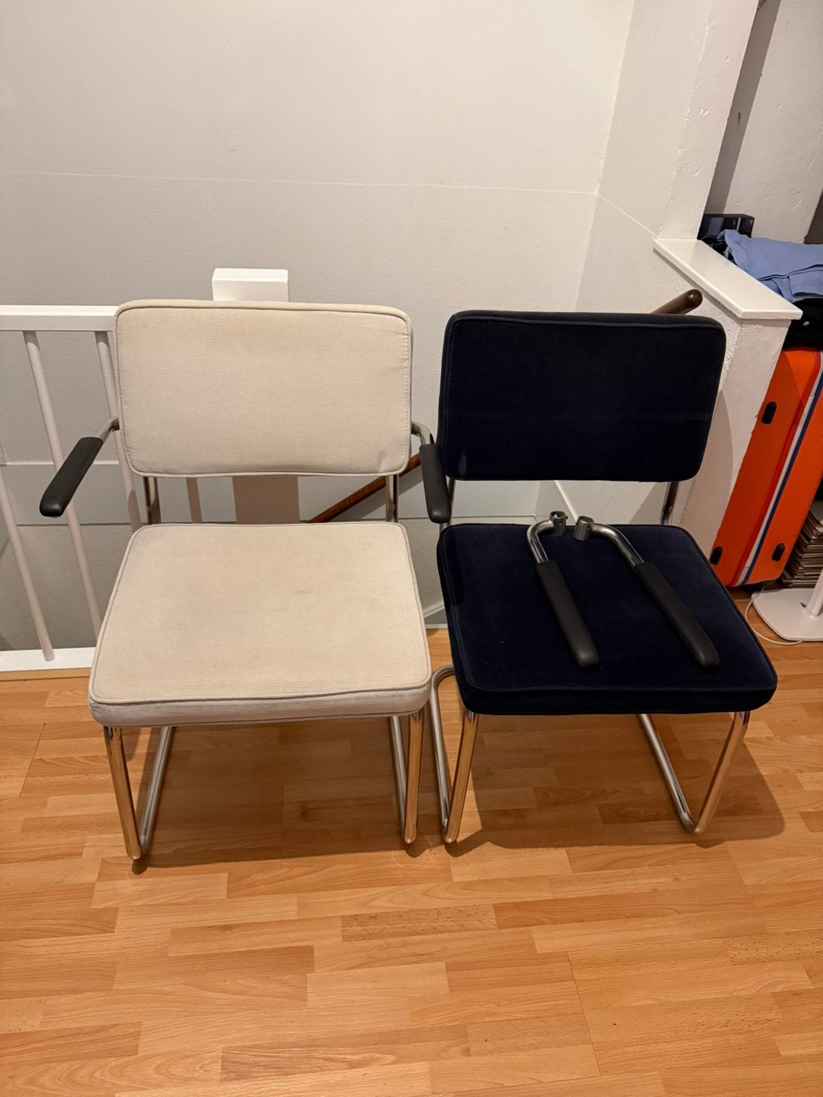 Zgan vintage ribfluwelen eetkamerstoelen, Ophalen, Zo goed als nieuw, Twee