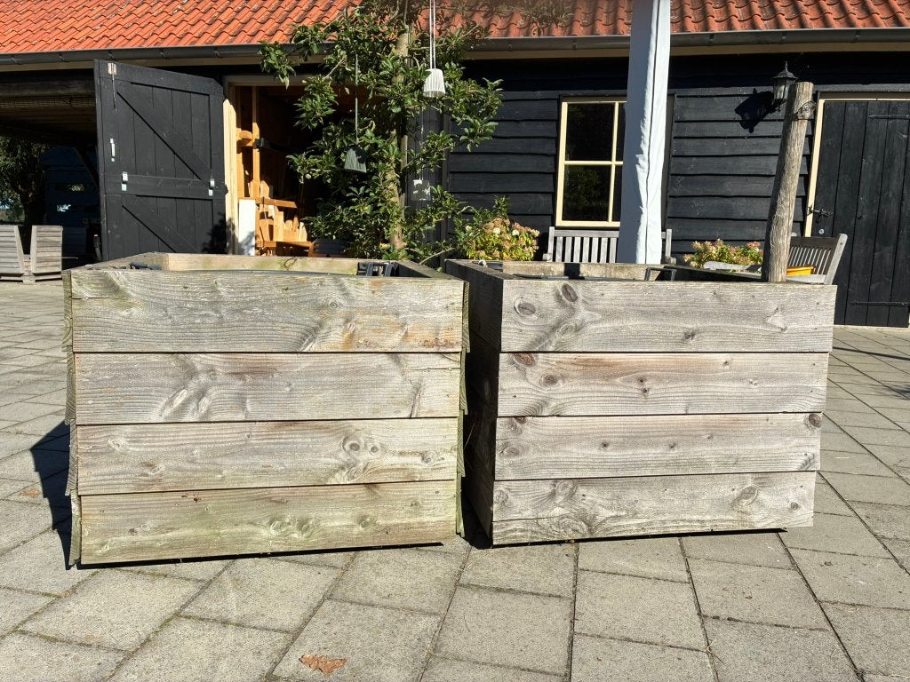 Twee grote bloembakken (verrijdbaar), Ophalen, Gebruikt, Vierkant, Balkon