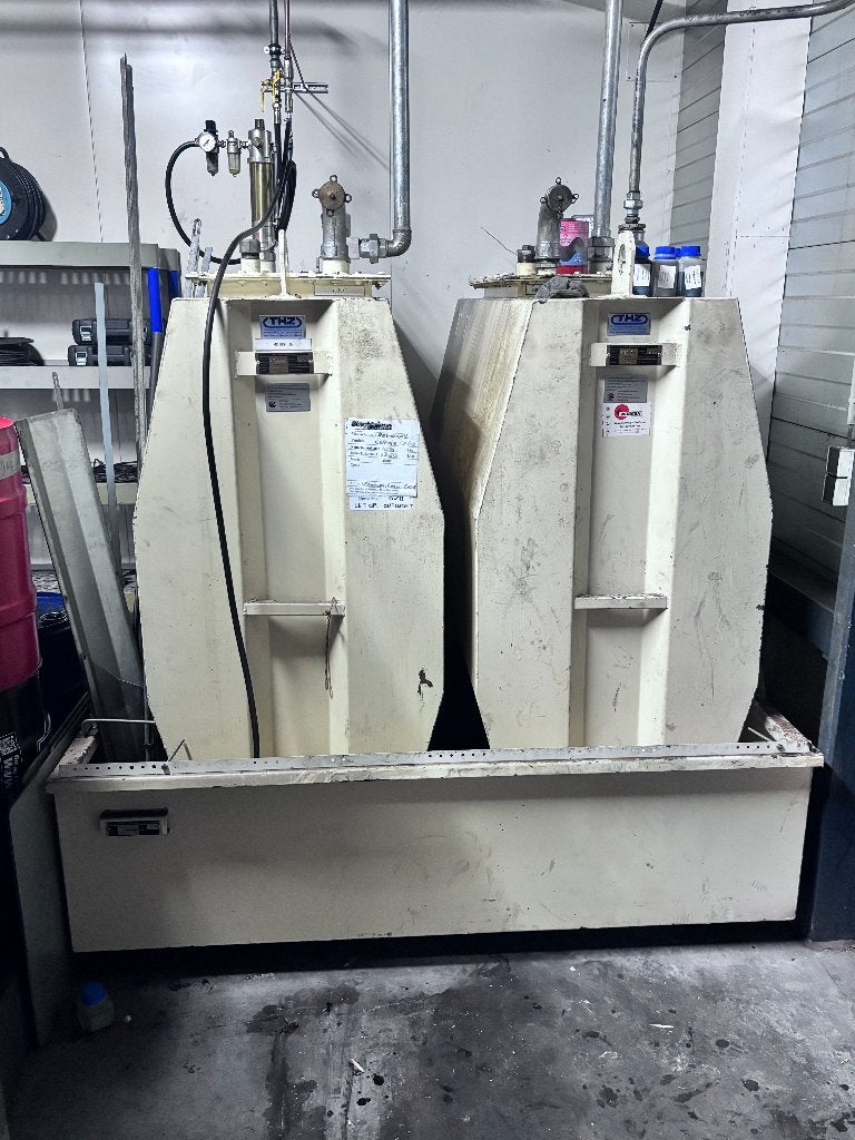 KIWA Olie opslaginstallatie 2x 1500L Staal + Pneum. pomp, Ophalen, Nvt, Nvt, Nvt
