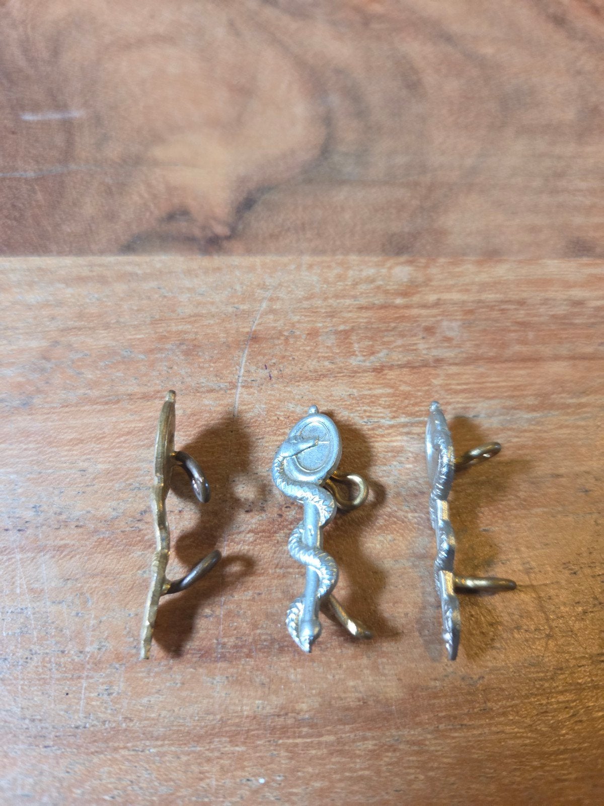 3x esculaap zilver,goud, Ophalen of Verzenden, Landmacht, Nederland, Embleem of Badge