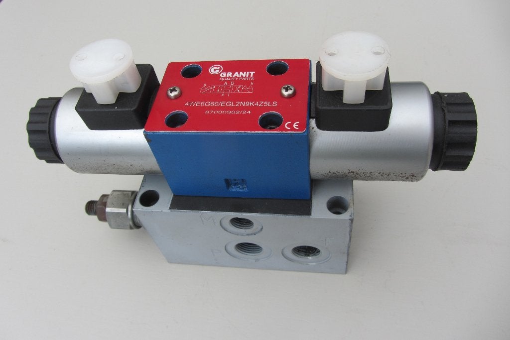 Ventiel stuurblok Hydrauliek  24 Vdc  Grondplaat en overdruk, Ophalen of Verzenden, Gebruikt