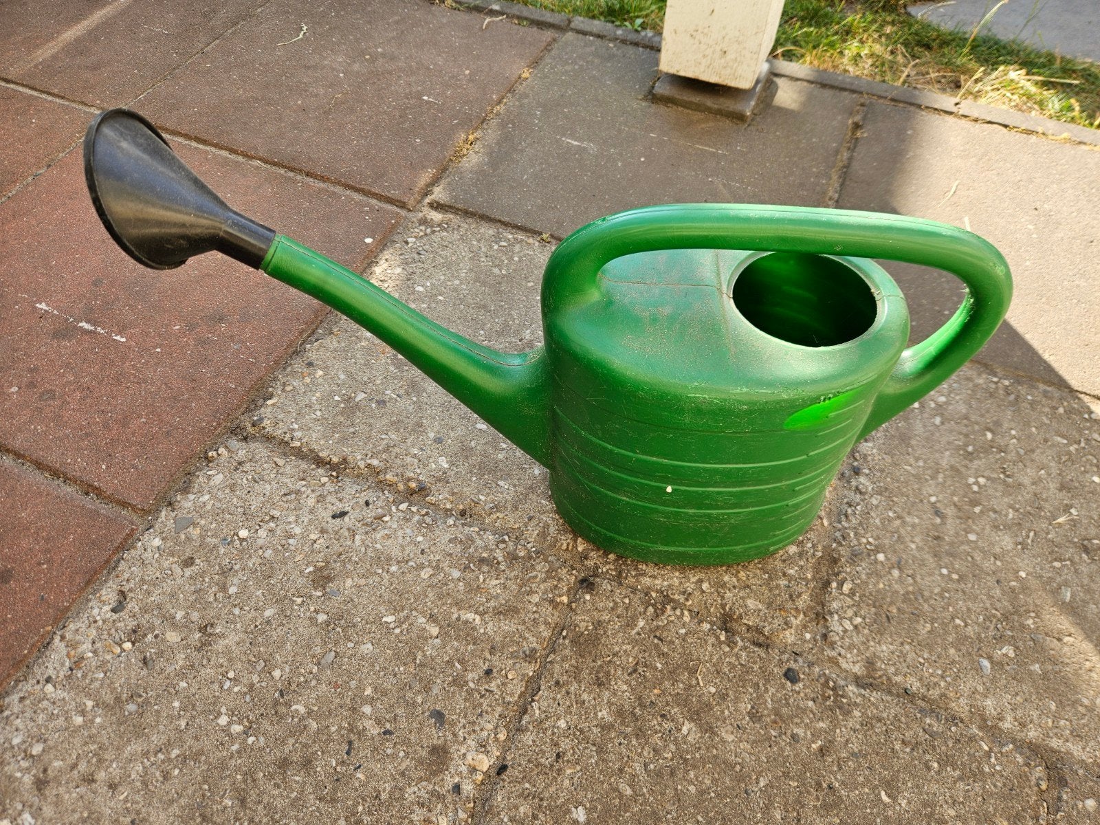 Groene gieter met sproeikop, Ophalen, Gebruikt, Kunststof