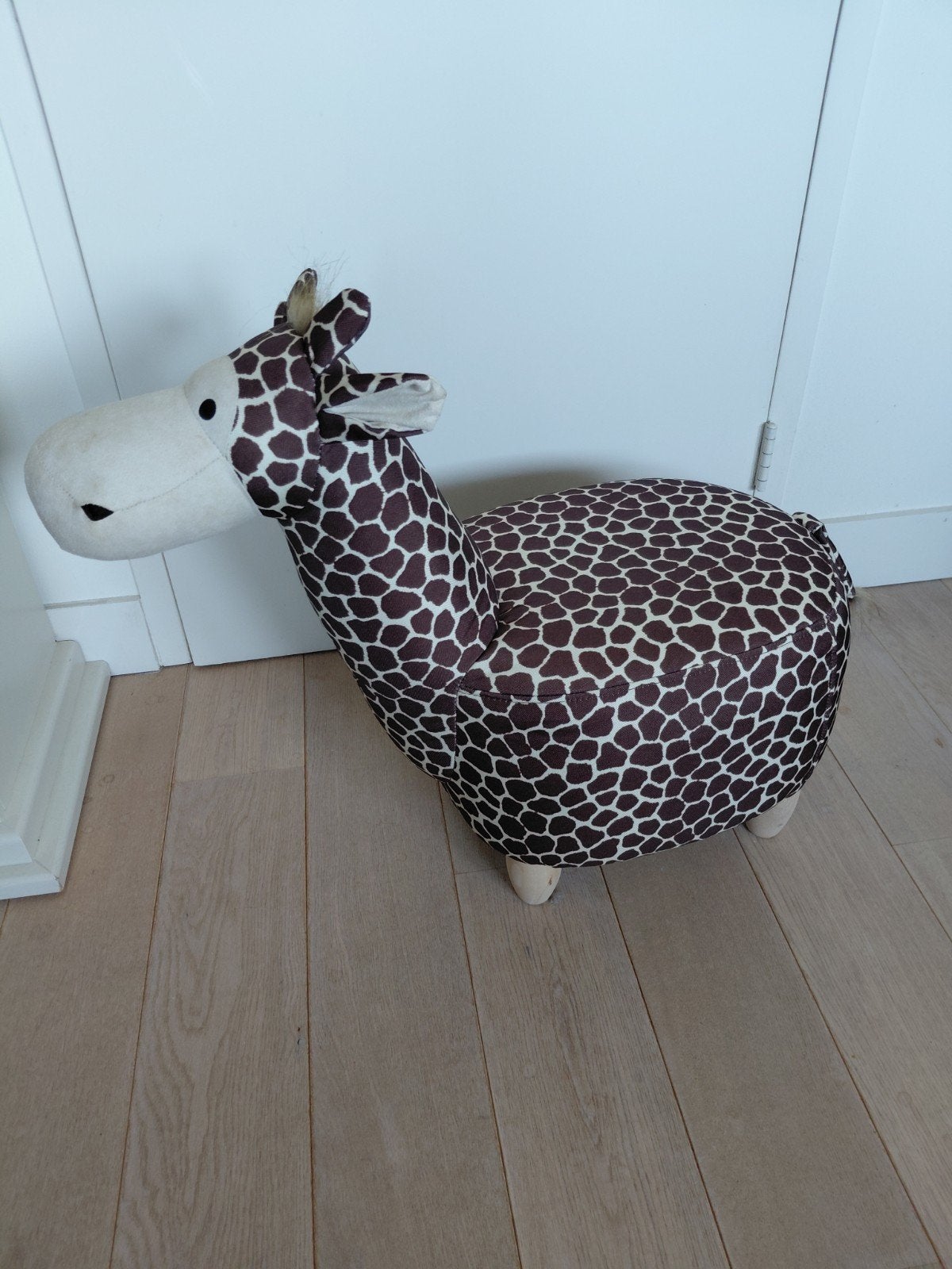 Leuke Giraffe Poef / Voetenbankje voor Kinderkamer, Ophalen, Overige stijlen, Zo goed als nieuw, Bruin