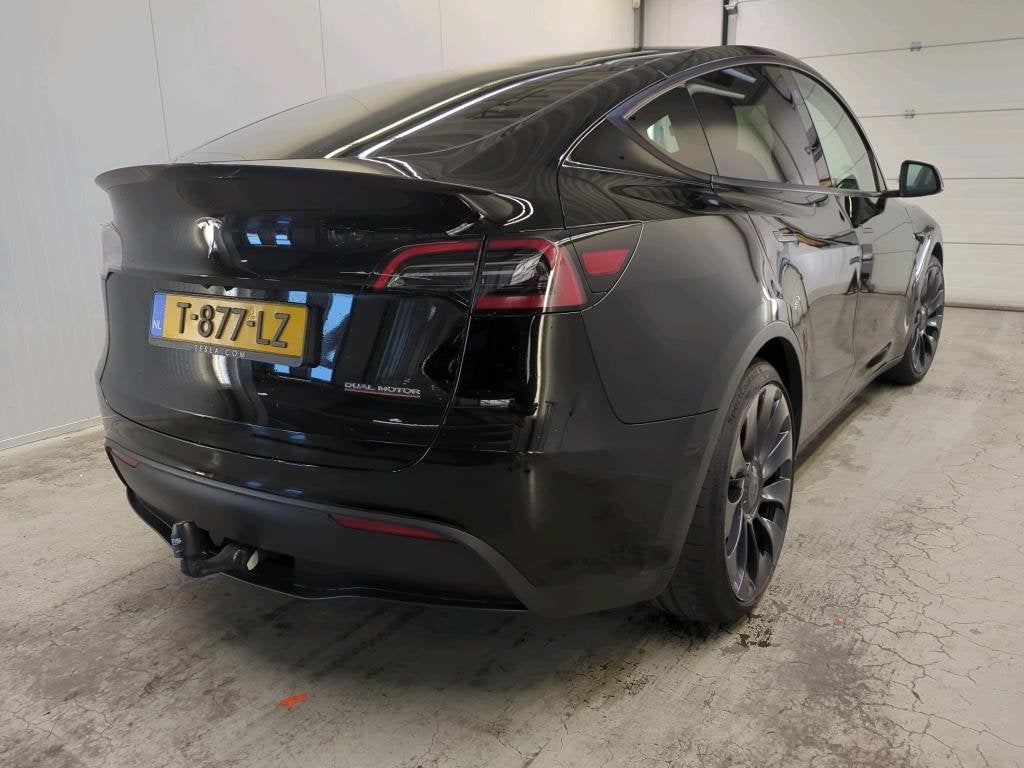 Tesla Model Y Performance 534pk AWD [ TREKHAAK+ENHANCED AUTO, Gebruikt, 1972 kg, Zwart, Origineel Nederlands