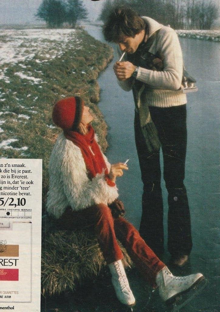 retro reclame 1976 Everest sigaretten schaatsen ijs sneeuw, Verzamelen, Verzenden, Overige typen