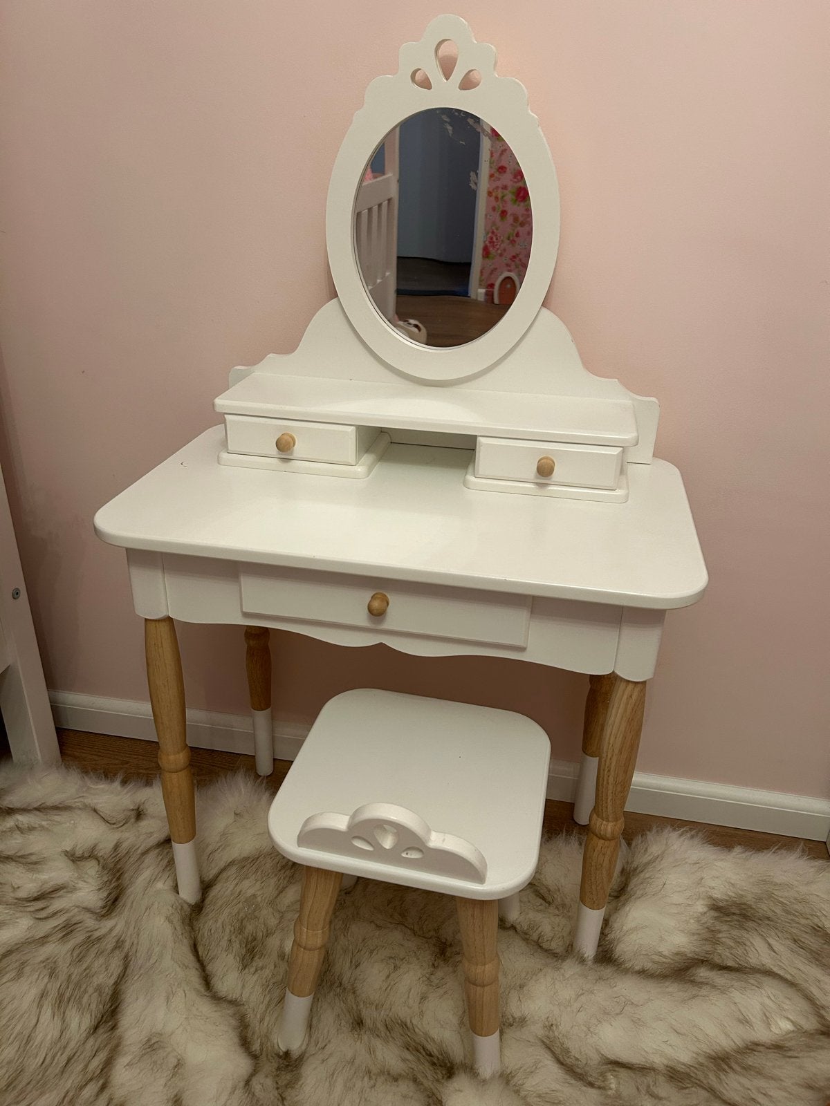 Le Toy Van Kaptafel met Krukje, Ophalen, Minder dan 50 cm, Zo goed als nieuw, Minder dan 100 cm