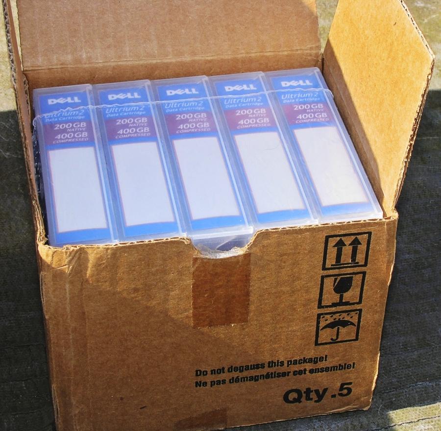 LTO-2 / Ultrium 2 Tapes Dell nieuw ingesealed in doos per 5, Computers en Software, Overige Computers en Software, Nieuw, Ophalen of Verzenden