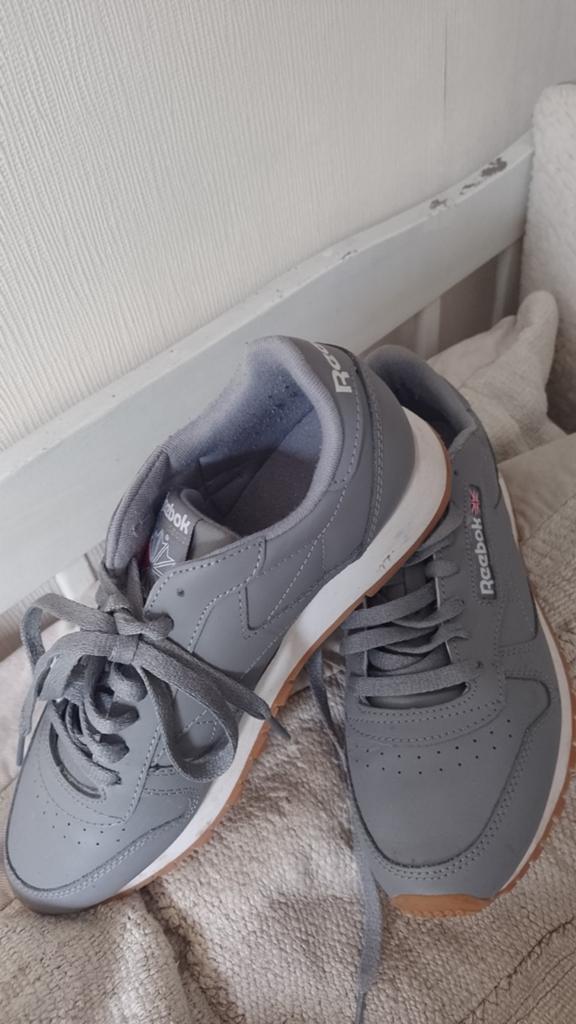 Reebok sneakers zgan, Sport en Fitness, Loopsport en Atletiek, Ophalen of Verzenden, Zo goed als nieuw, Overige typen, Reebok