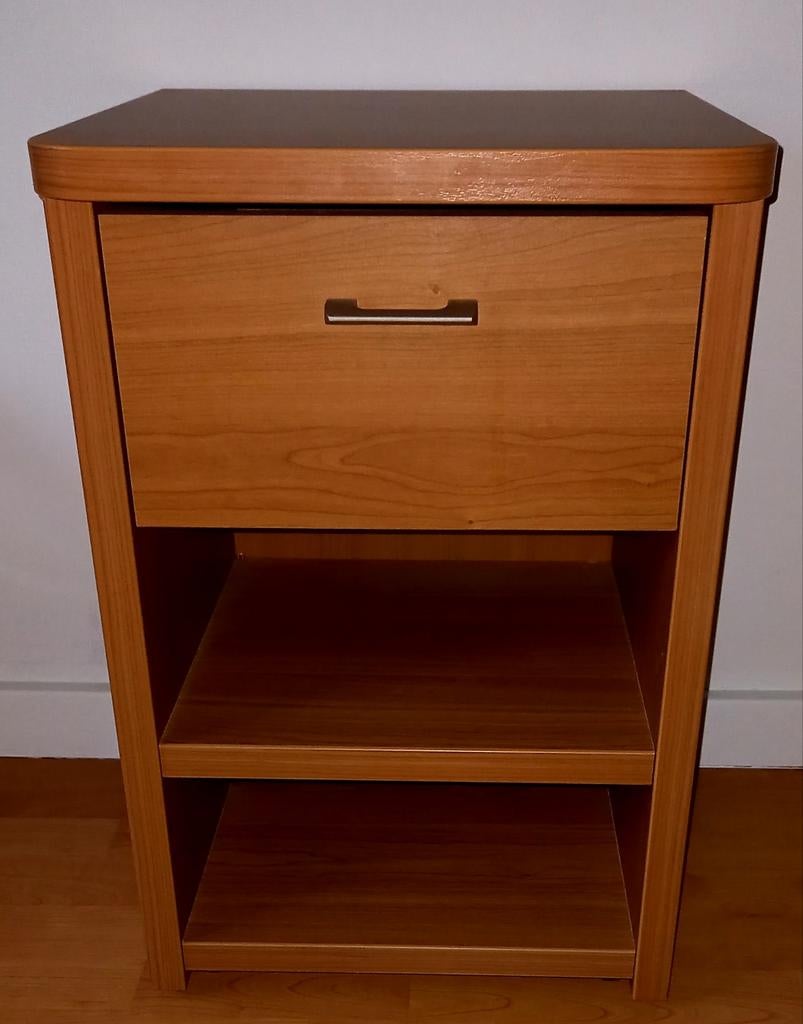 Houten nachtkastje met lade en wieltjes, Ophalen, Minder dan 45 cm, 55 tot 70 cm