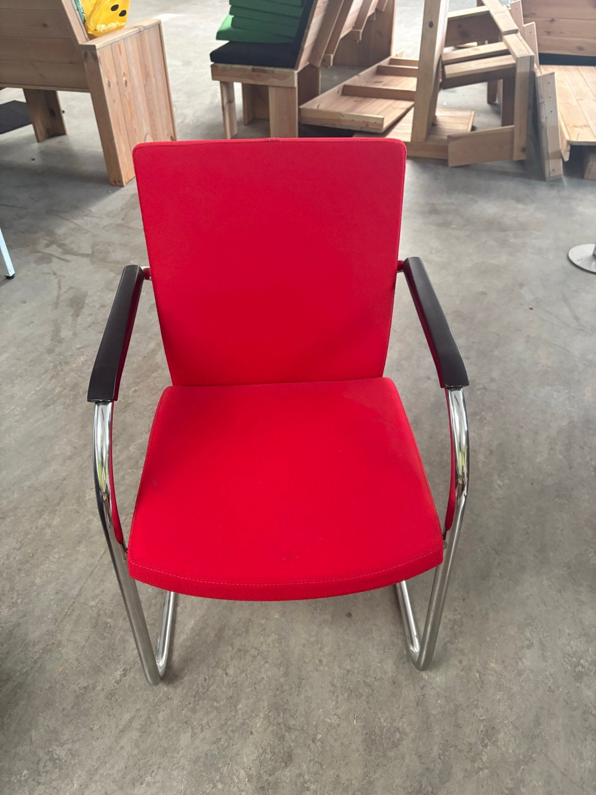 Vepa stoel - Rode conferentiestoel met chromen frame, Ophalen, Gebruikt, Rood, Eén