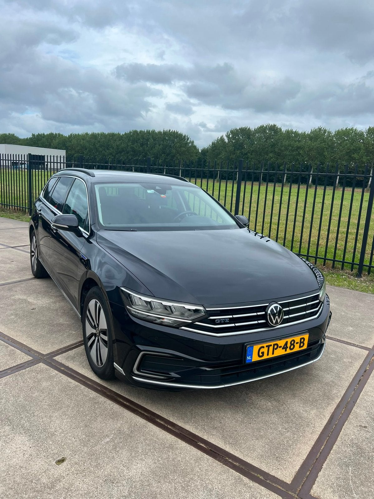 Volkswagen Passat 1.4 TSI Phev 218pk 6-DSG 2021 Zwart, Auto's, Zwart, Plug-in hybride, 1600 kg, Bluetooth