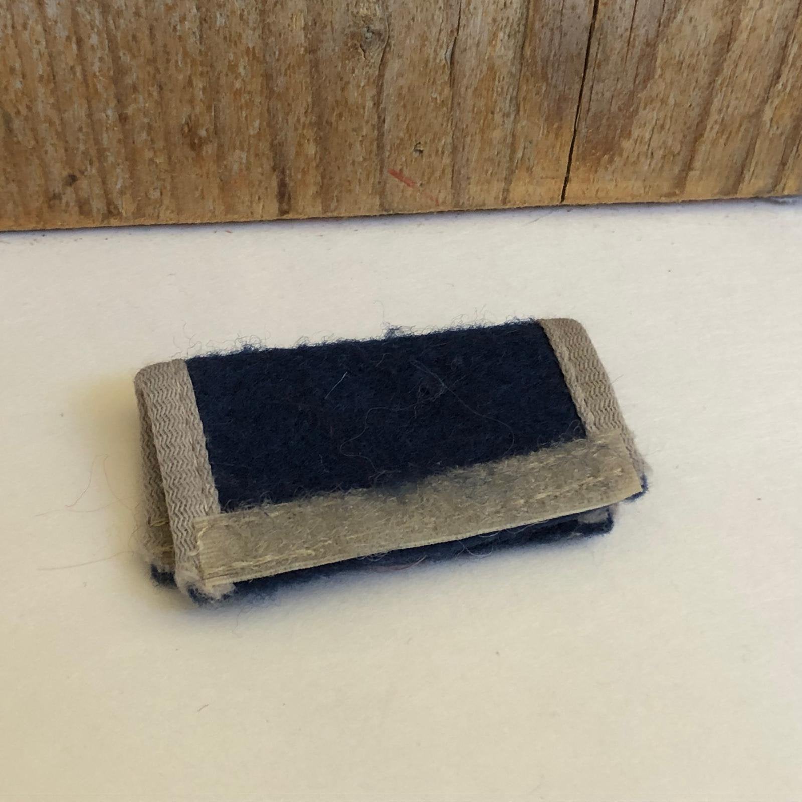 Donkerblauw filt accessoire voor Barbie, Ophalen of Verzenden, Gebruikt, Accessoires