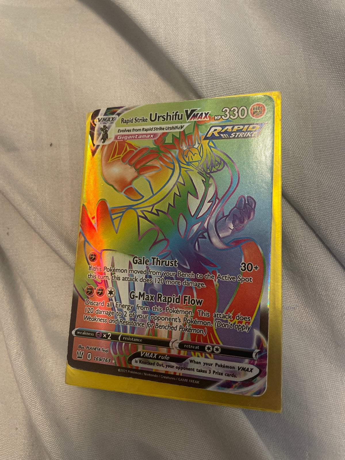 Rapid Strike Urshifu VMAX (Rainbow Rare) Pokémon Kaart, Hobby en Vrije tijd, Ophalen of Verzenden, Zo goed als nieuw, Losse kaart