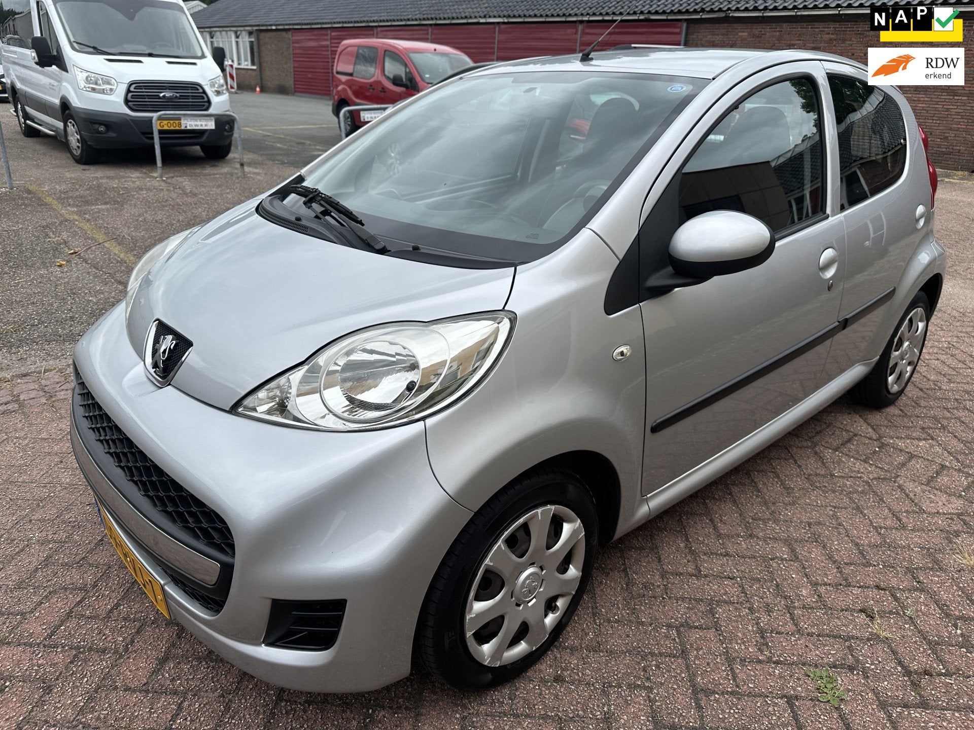 Peugeot 107 1.0-12V XS ARICO EL RAMEN APK ANP DEALER OH, Voorwielaandrijving, Euro 5, Gebruikt, 4 stoelen
