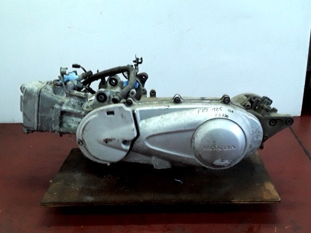 FES125 Silverwing 2007 - 2017 Honda Motorblok D1-35173