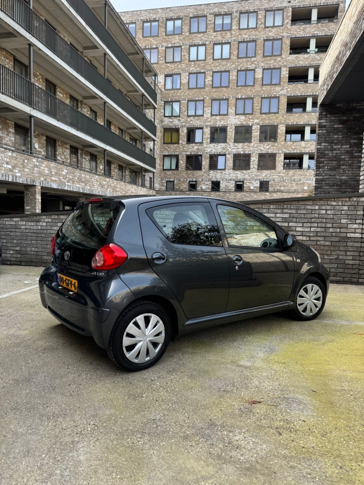 Toyota Aygo 1.0 5DRS 2007 NAP, Carplay, Stof, Zwart, 4 stoelen, 68 pk