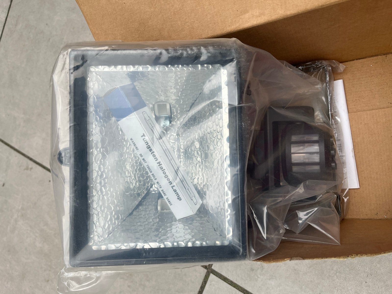 Focon Halogeenlamp met bewegingssensor - Nieuw in doos, Ophalen, Nieuw, 500 watt of meer, Lamp met armatuur
