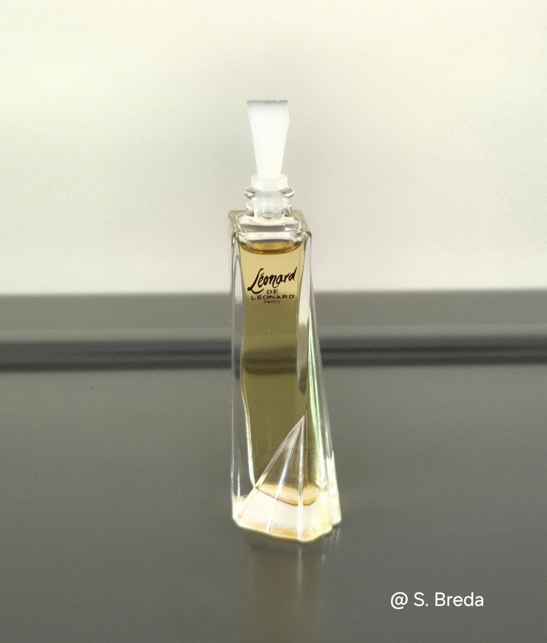 Leonard Paris - volle Eau de Toilette miniatuur, Ophalen of Verzenden, Zo goed als nieuw, Miniatuur, Gevuld