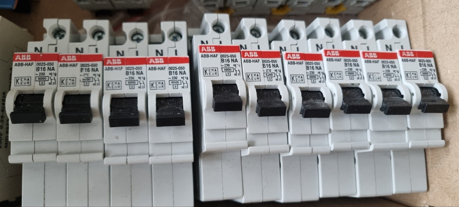 ABB B16NA installatieautomaat 1 fase - 10 stuks, Doe-het-zelf en Verbouw, Elektra en Kabels, Ophalen of Verzenden, Gebruikt, Overige typen