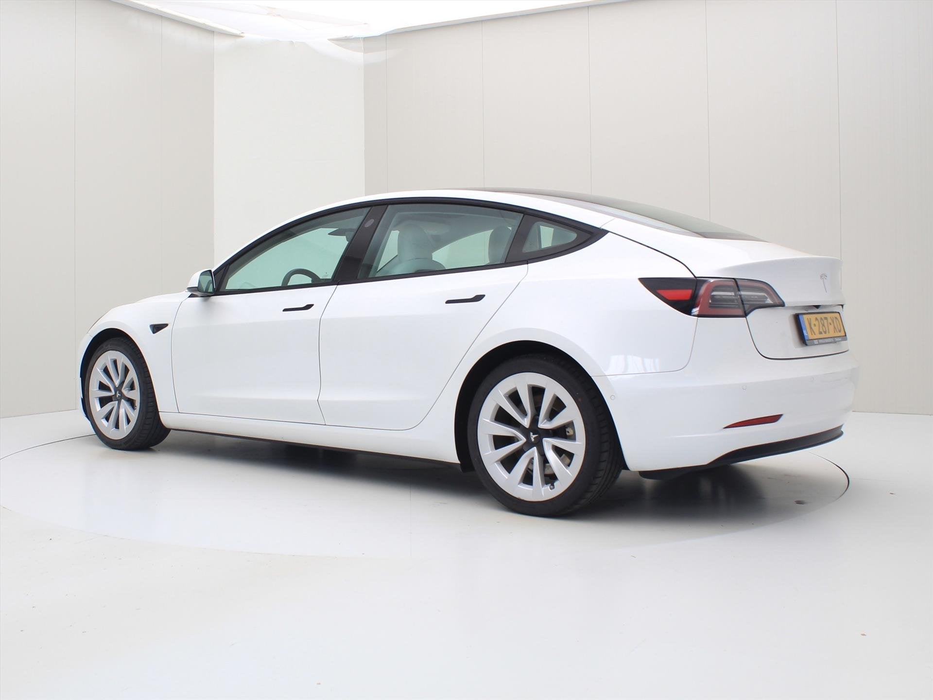 Tesla Model 3 Long-Range AWD 351pk 75 kWh FACELIFT 88,6% SoH, Auto's, Automaat, Multifunctioneel stuurwiel, Gebruikt, Zwart