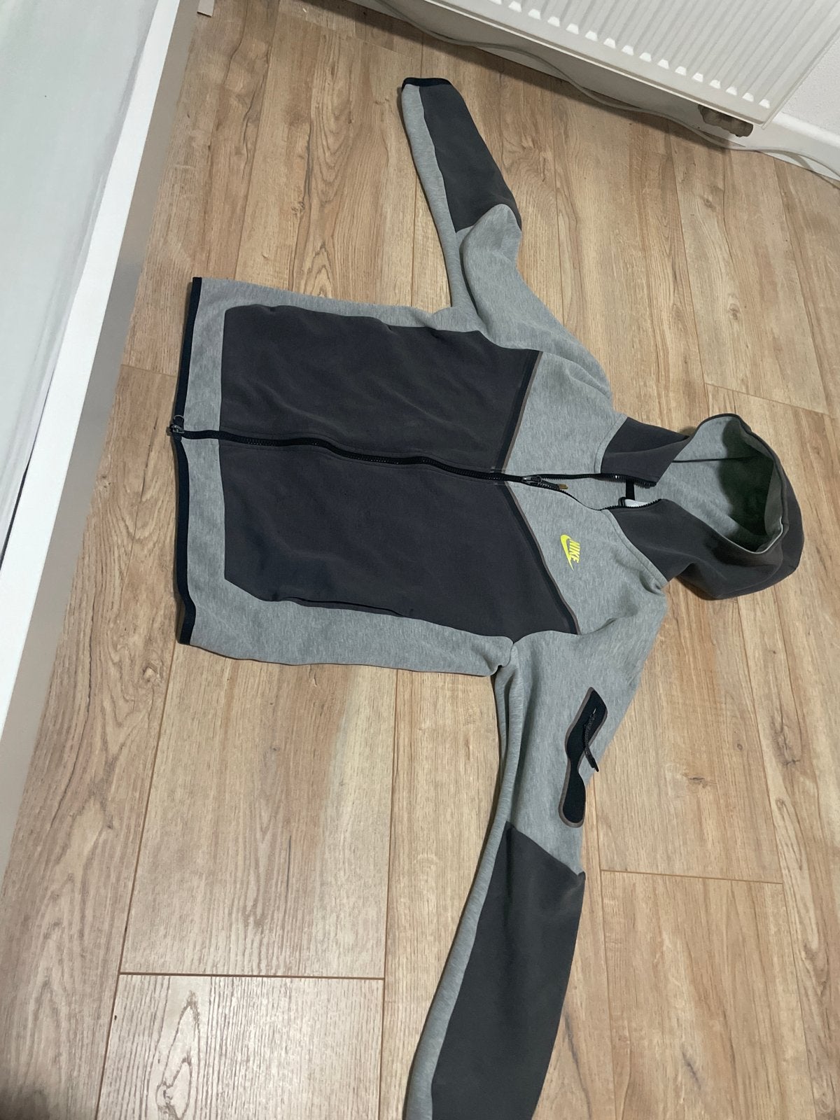 Nike Tech Fleece Vest Maat M - Zo goed als nieuw, Kleding | Heren, Ophalen, Zo goed als nieuw, Maat 48/50 (M), Grijs