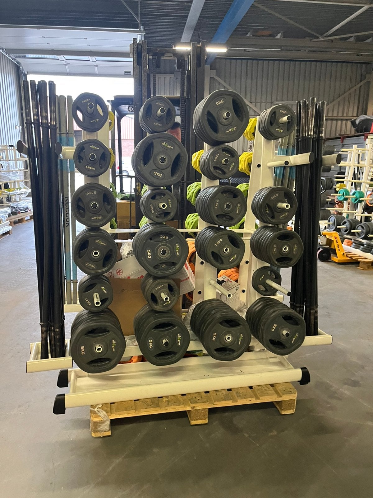 20 x bodypump set stang met gewichten incl rek, Sport en Fitness, Ophalen, Gebruikt, Gym 80, Incl rek