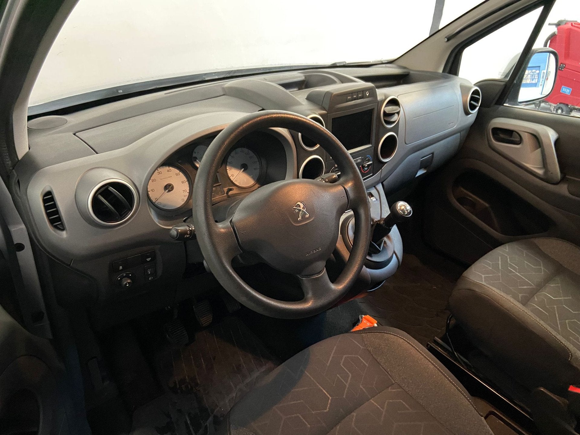 Peugeot Partner Tepee 1.2 PureTech Active. Airco. APK 03-202, Auto's, Peugeot, Voorwielaandrijving, 1199 cc, Bedrijf, Handgeschakeld