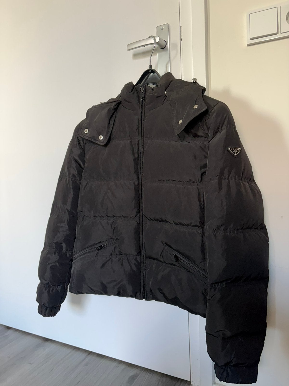 Prada winterjas maat M (unisex), Ophalen of Verzenden, Zo goed als nieuw, Maat 38/40 (M), Zwart