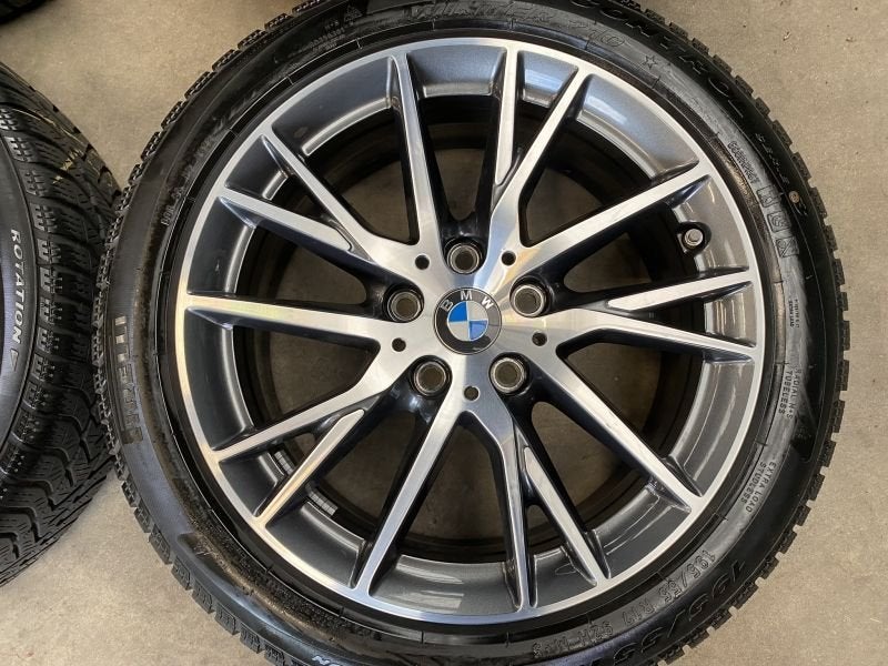 17 inch originele velgen + winterbanden BMW 1 serie F40 489, Gebruikt, -, -, Banden en Velgen