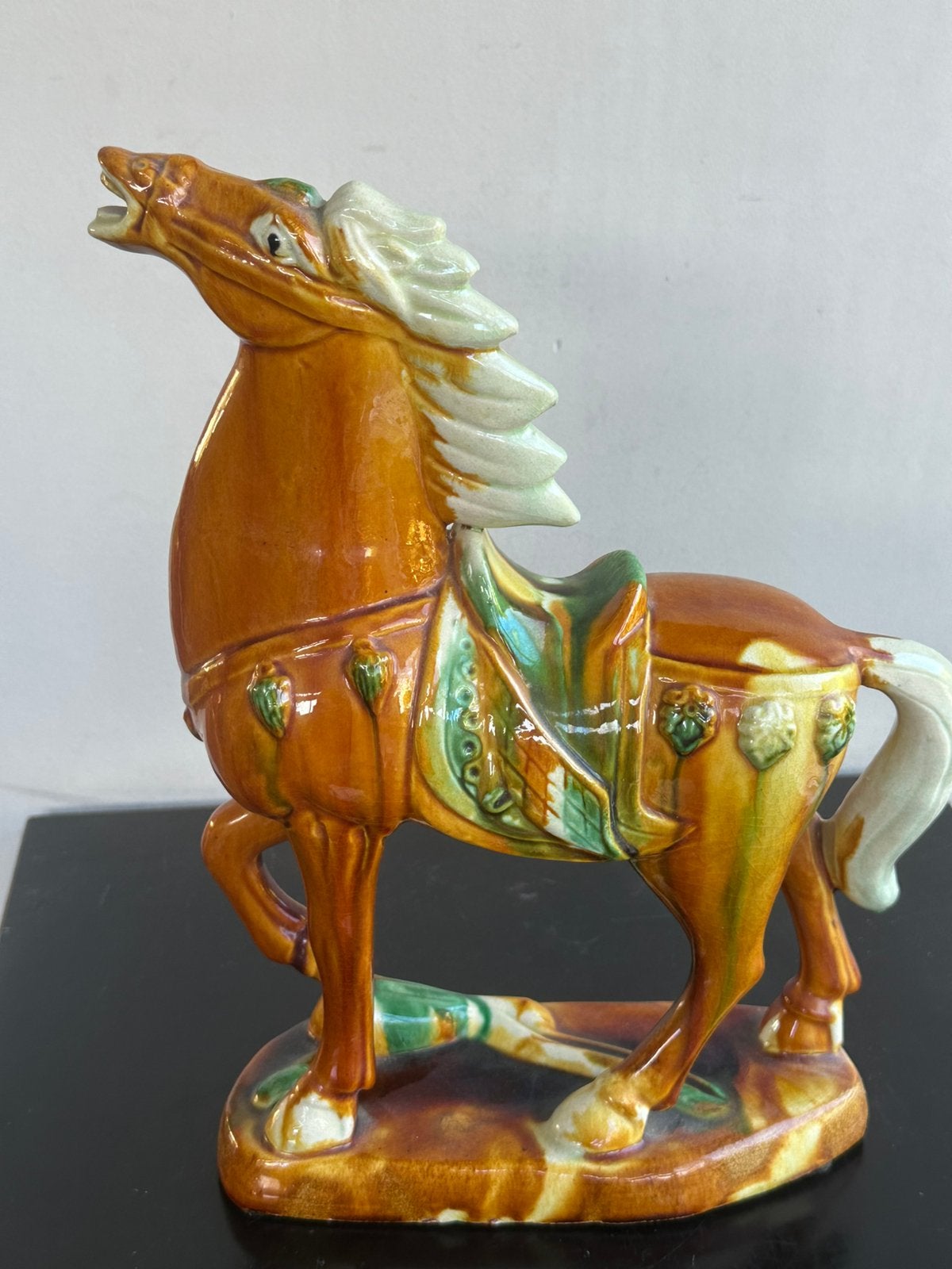 Chinees aardewerk Sencai Tang Paard, Ophalen of Verzenden, Gebruikt