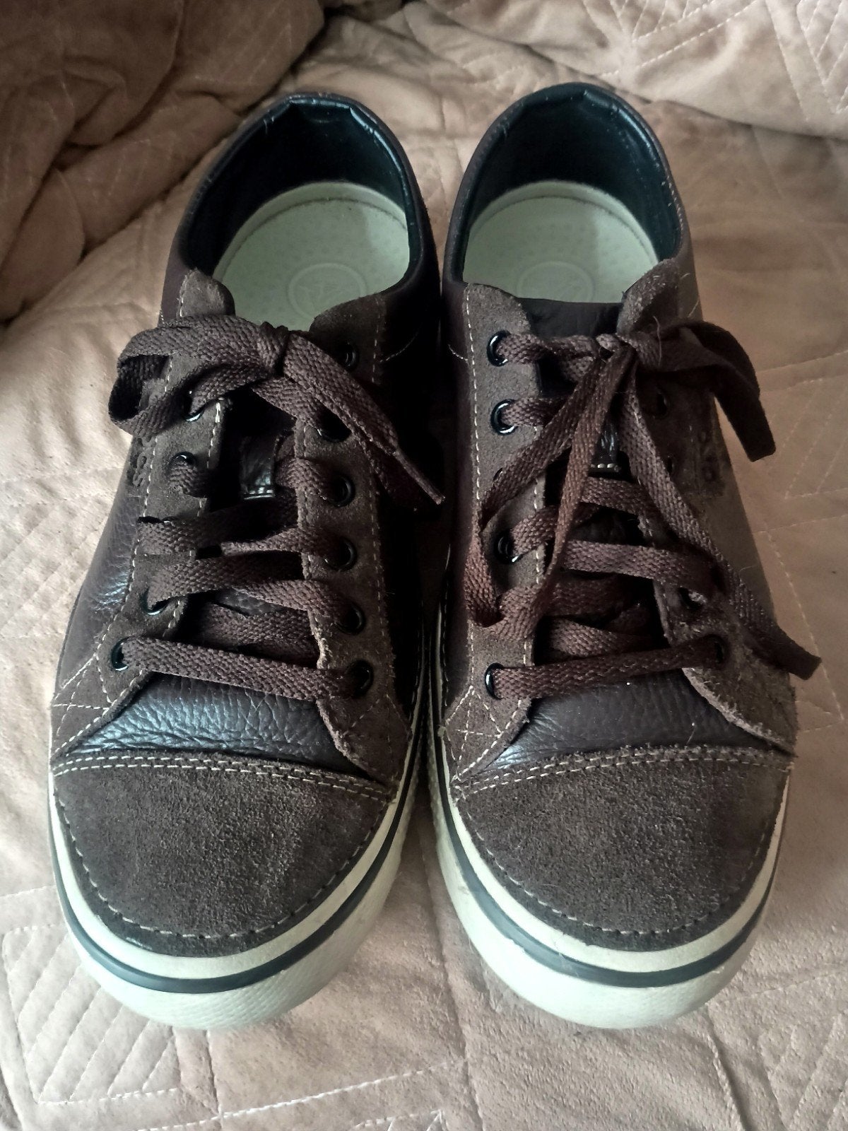 Hele brede bruine leren Crocs sneakers / gympen 40, Bruin, Ophalen of Verzenden, Sneakers of Gympen, Crocs