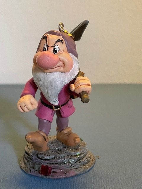 Disney sketchbook Ornament Grumpy, Verzamelen, Disney, Ophalen of Verzenden, Sneeuwwitje of Doornroosje, Zo goed als nieuw, Beeldje of Figuurtje