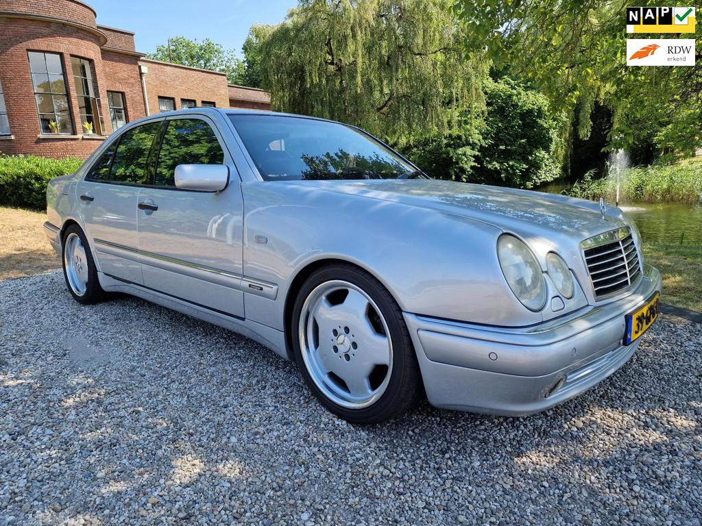 Mercedes-Benz E-klasse E50 / E55 AMG FULL-OPTiON nieuwe LAK, Auto's, Achterwielaandrijving, Automatische klimaatregeling, Leder