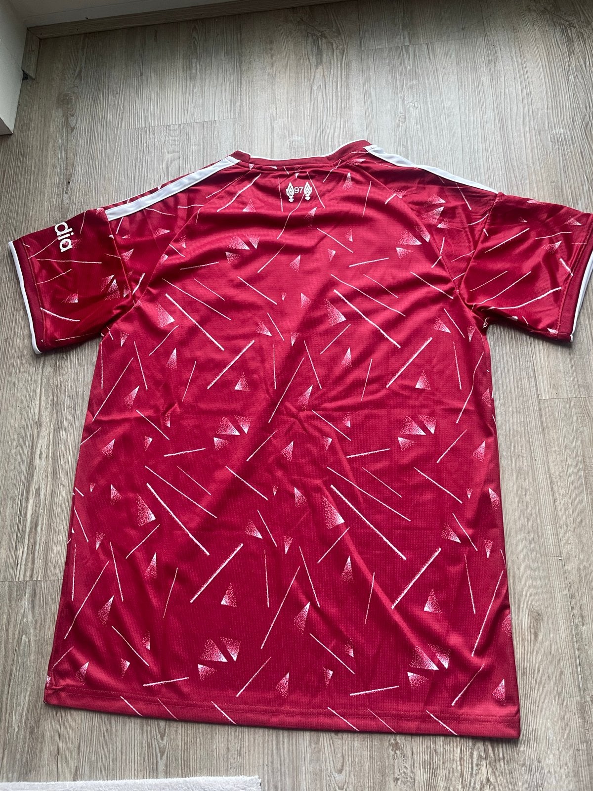 Liverpool Thuisshirt 2026/2027 Maat L - Nieuw met labels, Kleding | Heren, Maat 52/54 (L), Verzenden, Nieuw, Voetbal
