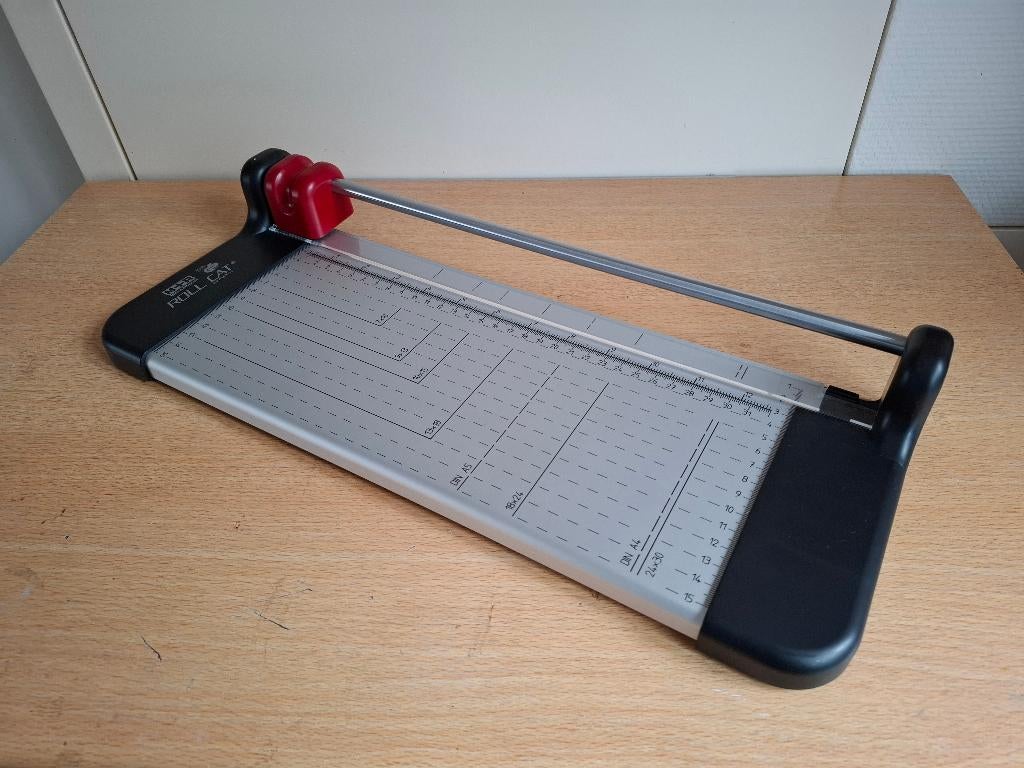 Papier snijmachine (z.g.a.n.), Ophalen of Verzenden, Zo goed als nieuw, Gereedschap of Toebehoren