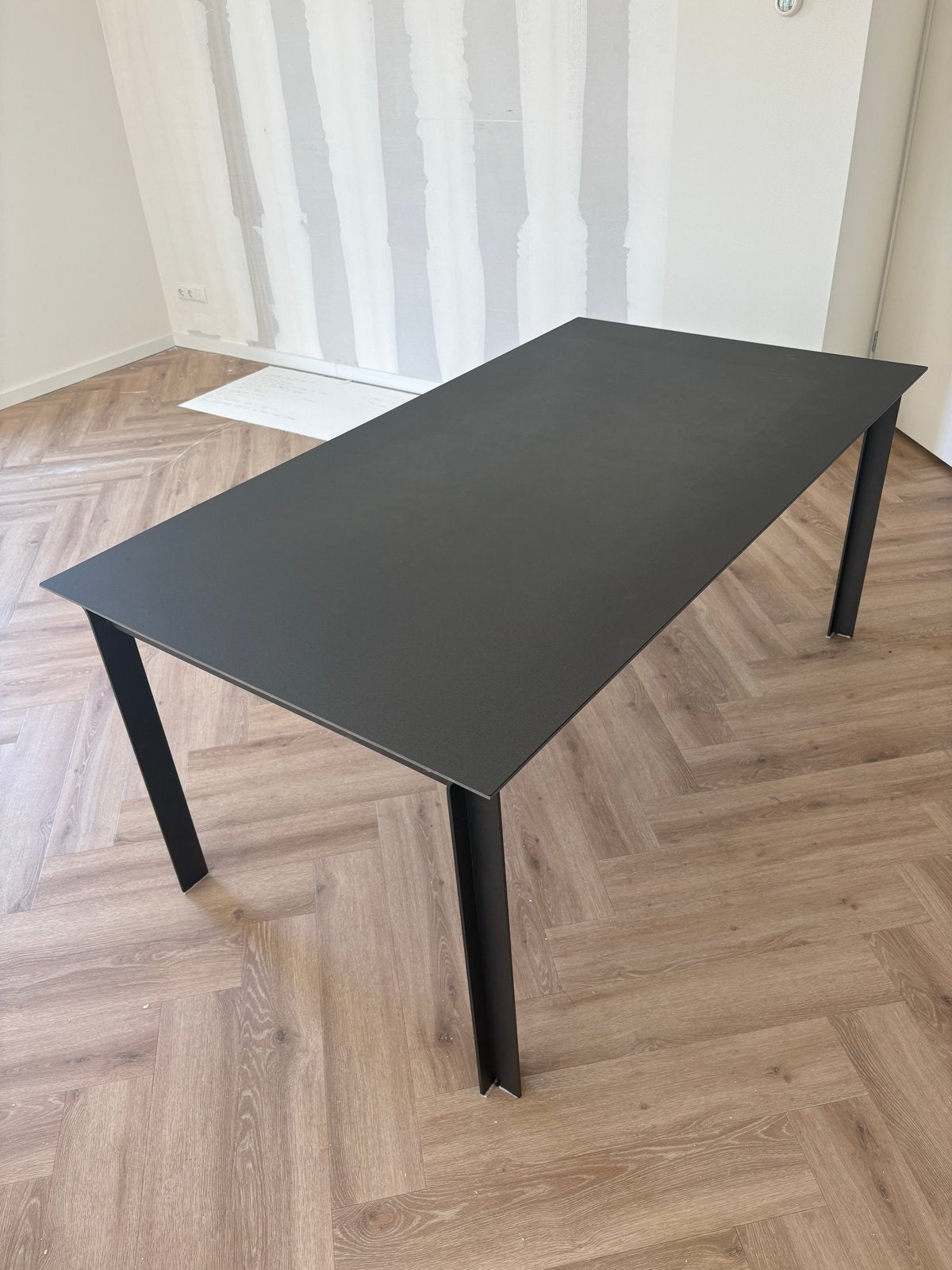 Robuuste Eettafel - uitschuifbaar HPL/keramiek, 200 cm of meer, Zo goed als nieuw, Vijf personen of meer, Metaal