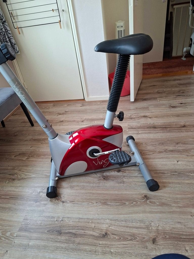 hometrainer. Rood, Ophalen, Zo goed als nieuw, Buik, Overige typen
