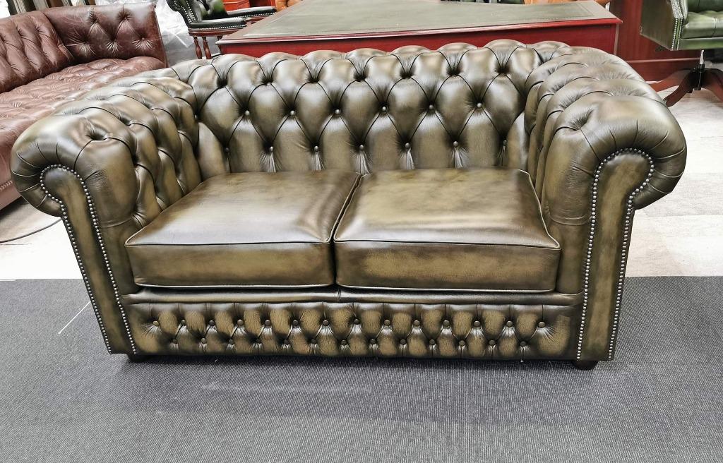 Nieuwe Chesterfield bank antiek olijf groen GRATIS BEZORGING, Huis en Inrichting, Banken | Bankstellen, 150 tot 200 cm, Chesterfield