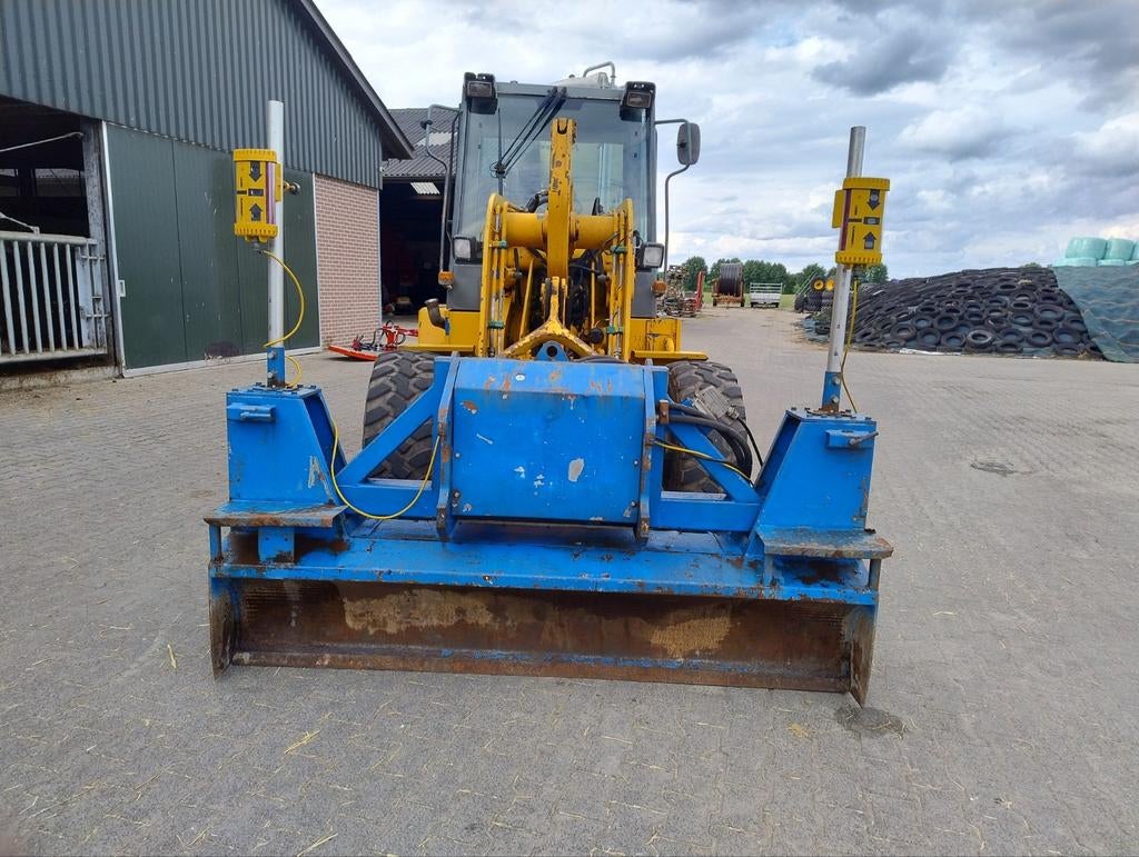 Blademaster 2300 leveller ahlmann opname, Ophalen